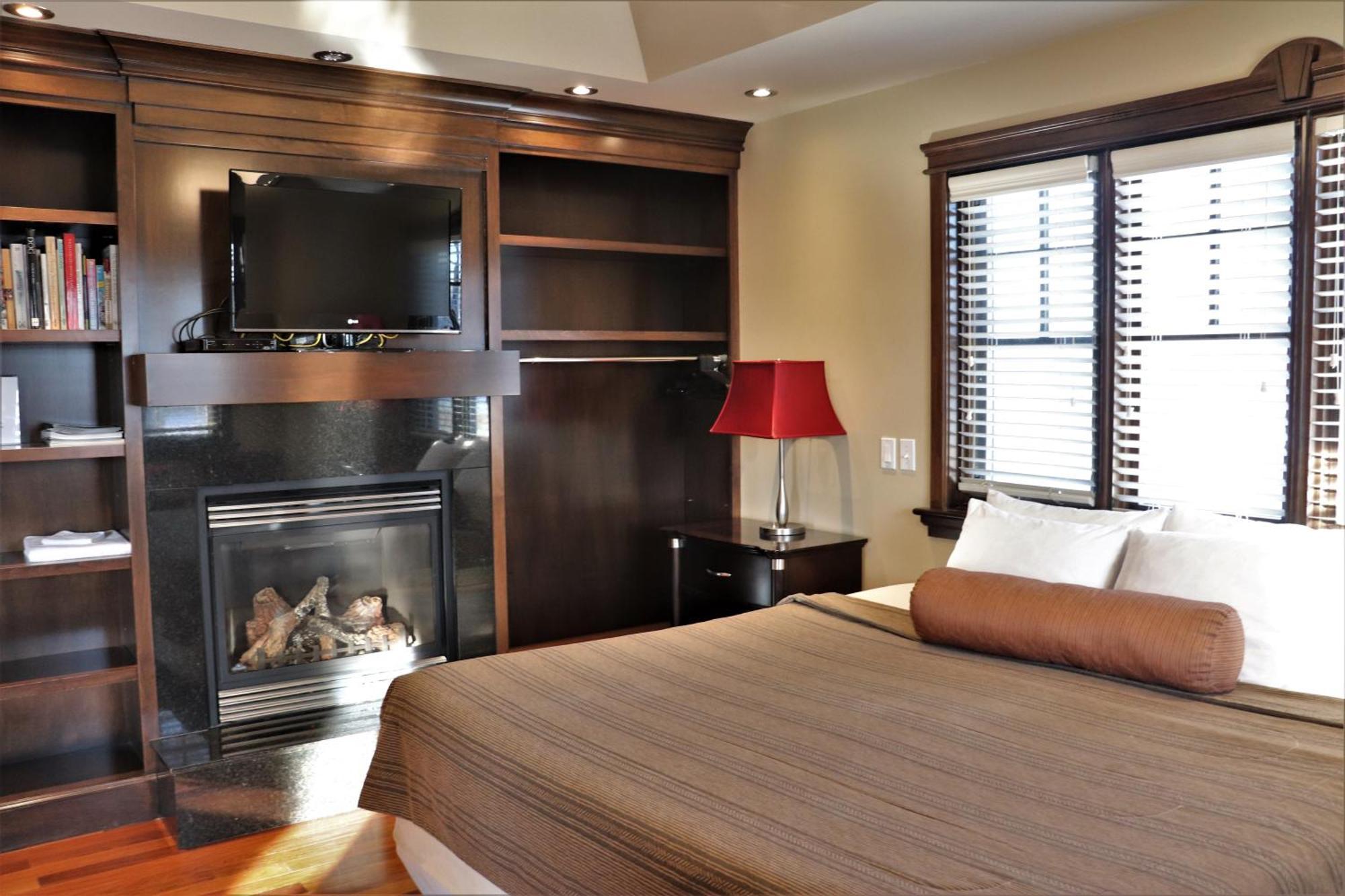 Westmount River Inn Calgary Room photo